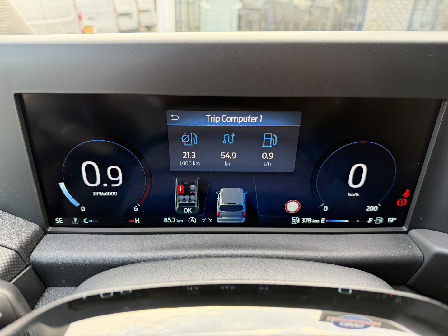 Ford Transit Custom 320 2.0 TDCI L2H1 Trend originele DC 5 persoons / vaste prijs rijklaar € 40.950 ex btw / NIEUW bpm vrij / euro 6 / dubbele schuifdeur / zwart metallic / lichtmetalen velgen !