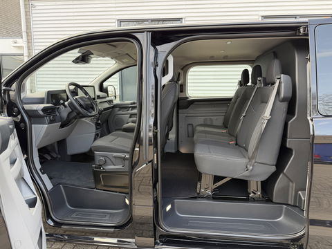 Ford Transit Custom 320 2.0 TDCI L2H1 Trend originele DC 5 persoons / vaste prijs rijklaar € 40.950 ex btw / NIEUW bpm vrij / euro 6 / dubbele schuifdeur / zwart metallic / lichtmetalen velgen !