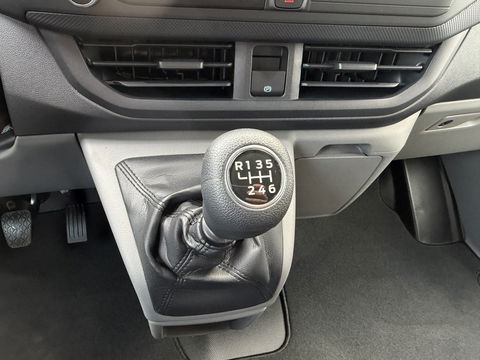 Ford Transit Custom 320 2.0 TDCI L2H1 Trend originele DC 5 persoons / vaste prijs rijklaar € 40.950 ex btw / NIEUW bpm vrij / euro 6 / dubbele schuifdeur / zwart metallic / lichtmetalen velgen !