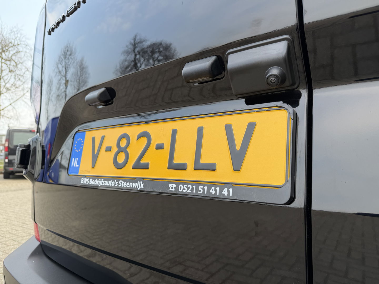 Ford Transit Custom 320 2.0 TDCI L2H1 Trend originele DC 5 persoons / vaste prijs rijklaar € 40.950 ex btw / NIEUW bpm vrij / euro 6 / dubbele schuifdeur / zwart metallic / lichtmetalen velgen !