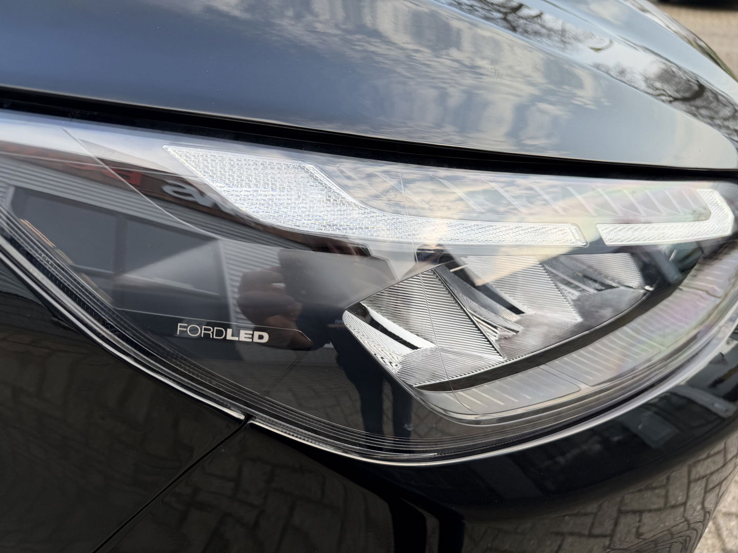 Ford Transit Custom 320 2.0 TDCI L2H1 Trend originele DC 5 persoons / vaste prijs rijklaar € 40.950 ex btw / NIEUW bpm vrij / euro 6 / dubbele schuifdeur / zwart metallic / lichtmetalen velgen !