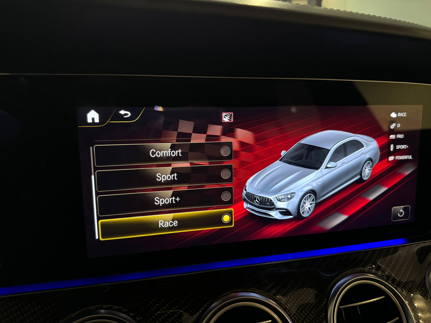 Mercedes-Benz E-Klasse AMG 63 S 4M+ Burmester|Keyles|Hud|VOL