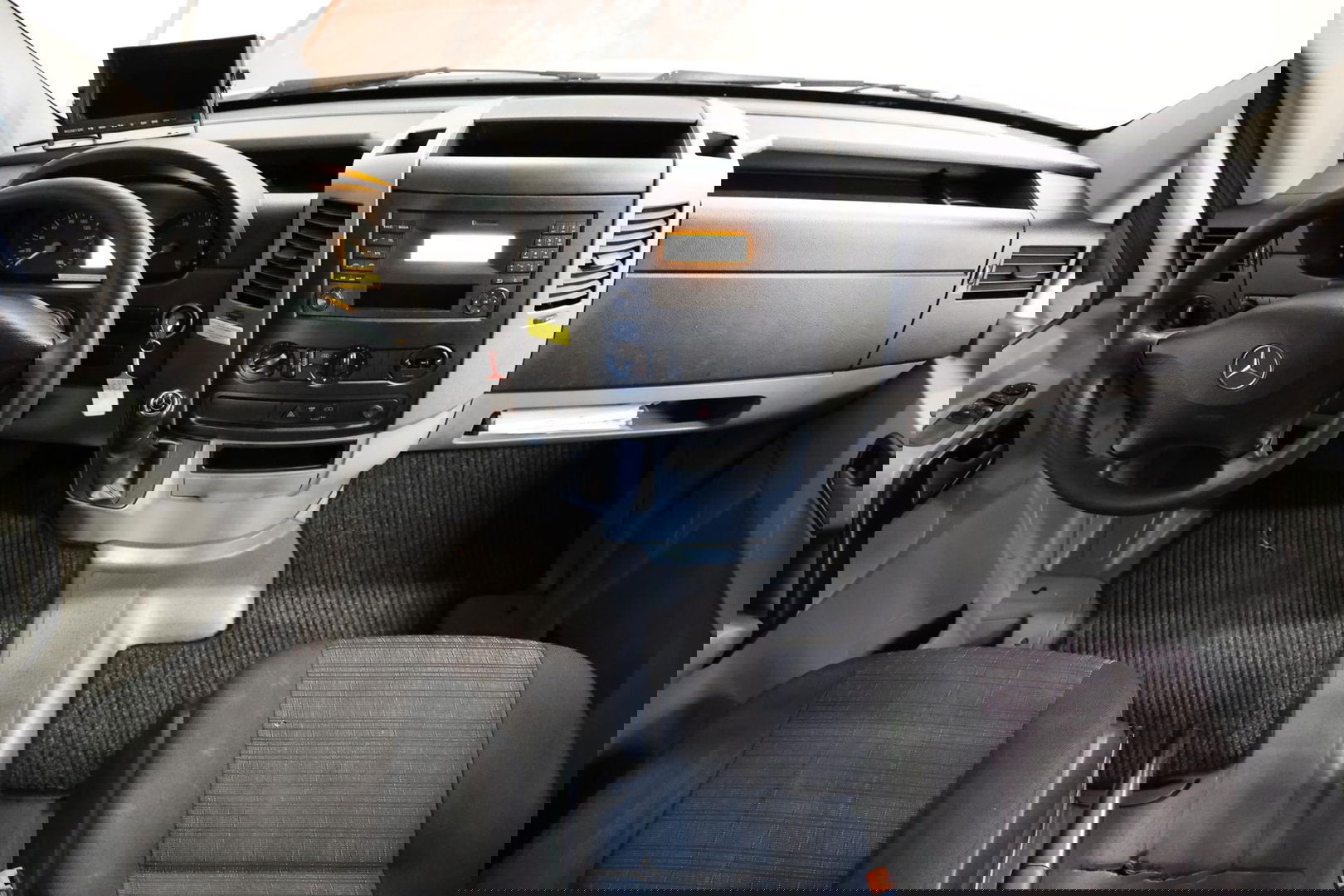 Mercedes-Benz Sprinter 311 2.2 CDI AUTOMAAT L3H2 POST NL EURO 6