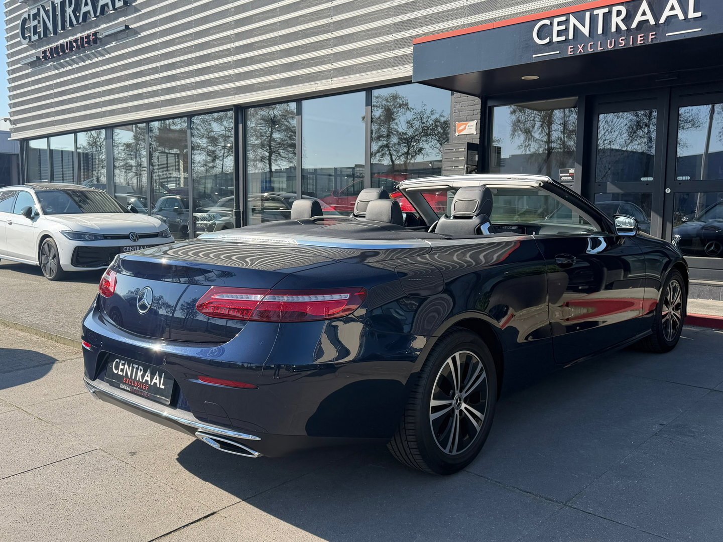 Mercedes-Benz E-Klasse Cabrio 200 Premium Massage|Leder|Ambientlight|Airscarf