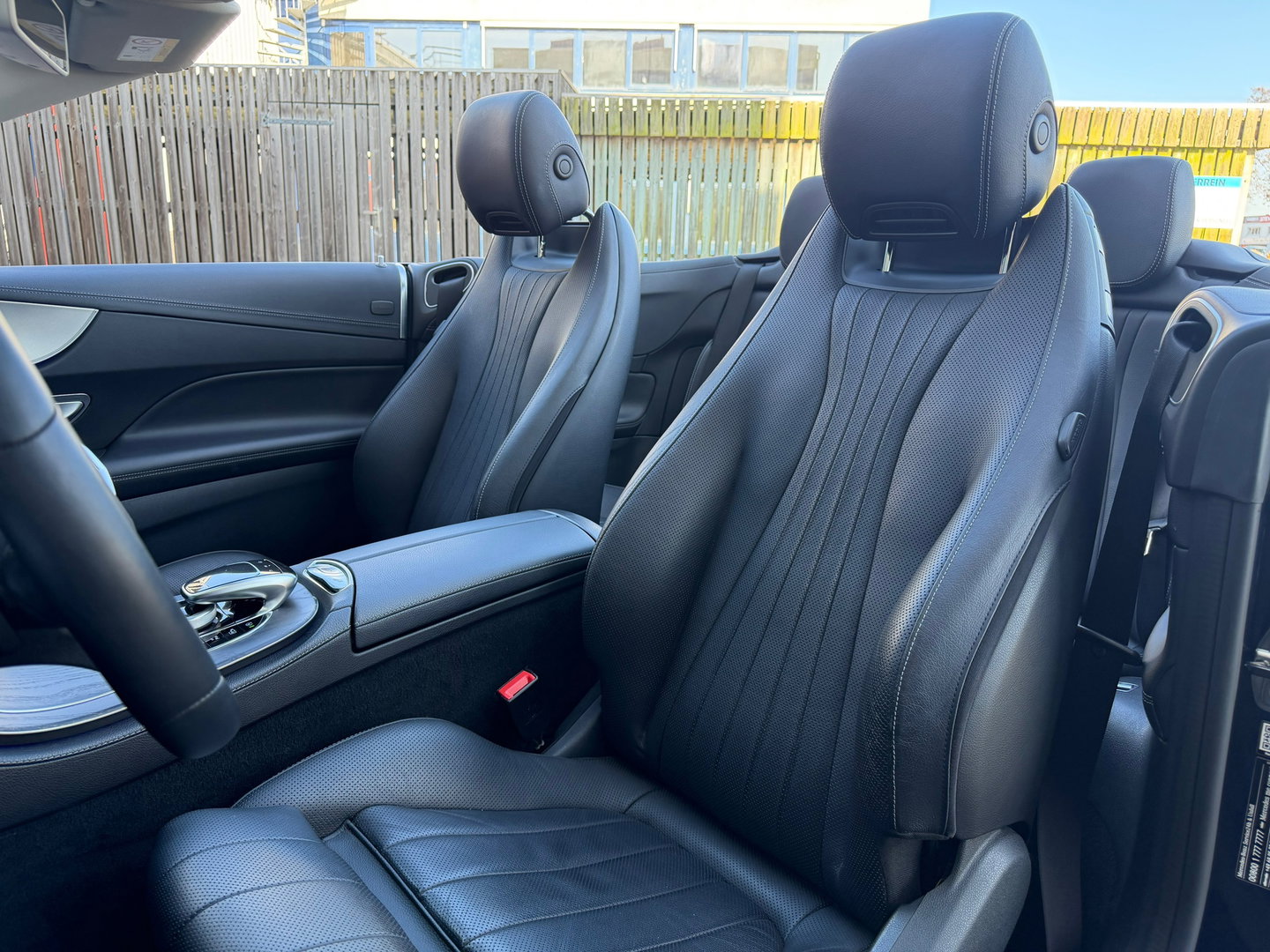 Mercedes-Benz E-Klasse Cabrio 200 Premium Massage|Leder|Ambientlight|Airscarf