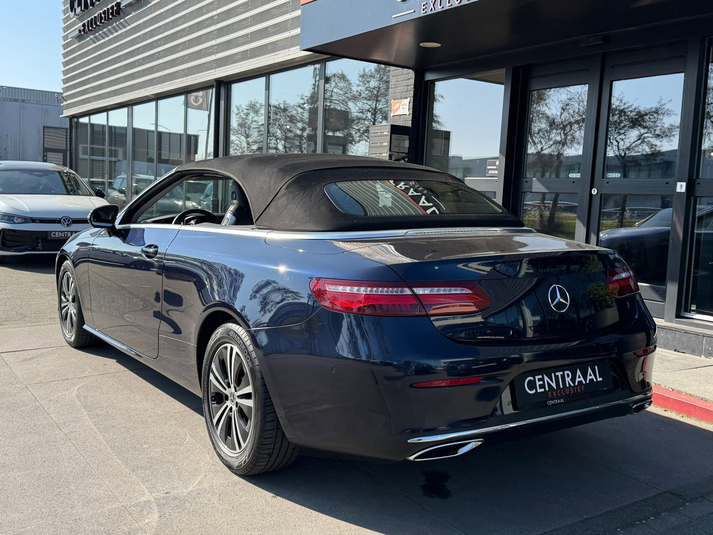 Mercedes-Benz E-Klasse Cabrio 200 Premium Massage|Leder|Ambientlight|Airscarf