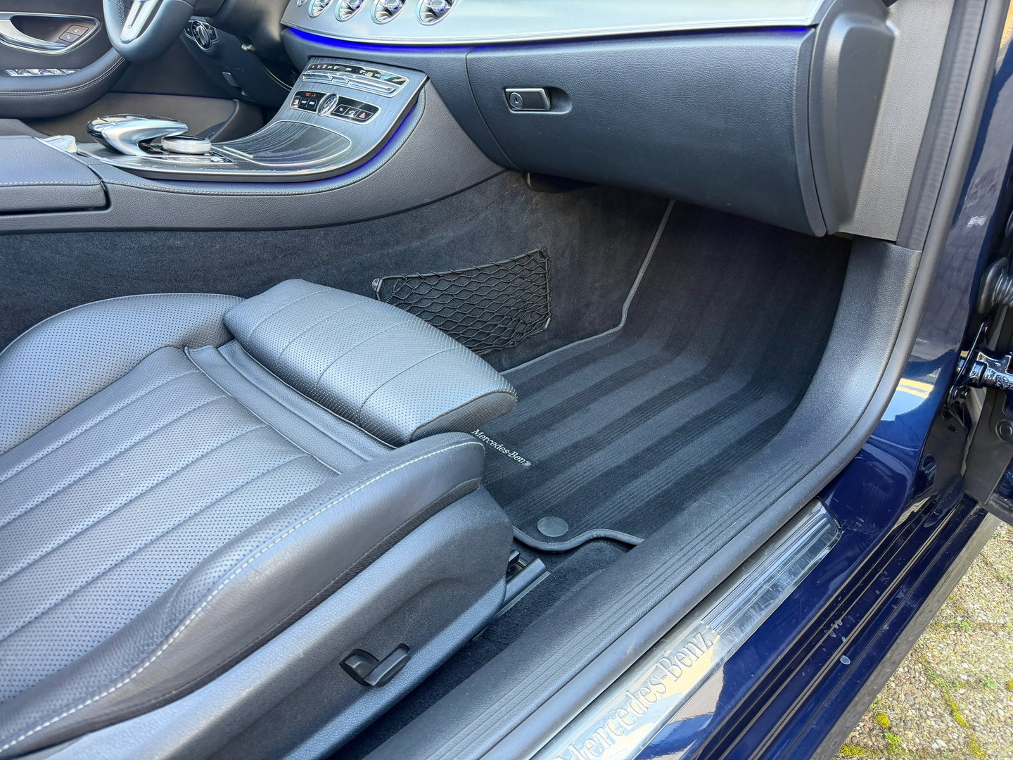 Mercedes-Benz E-Klasse Cabrio 200 Premium Massage|Leder|Ambientlight|Airscarf