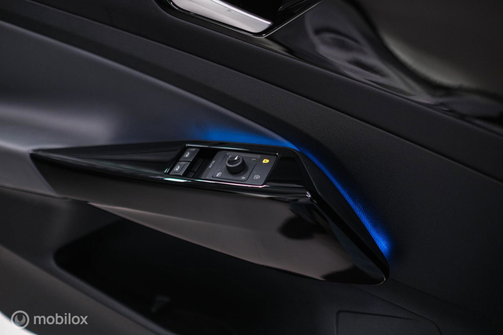 Volkswagen ID.4 Pro 77 kWh | 2023 | SOH 98% | Trekhaak | NL auto NAP | Stoelverwarming | Alcantara | Ambiance |