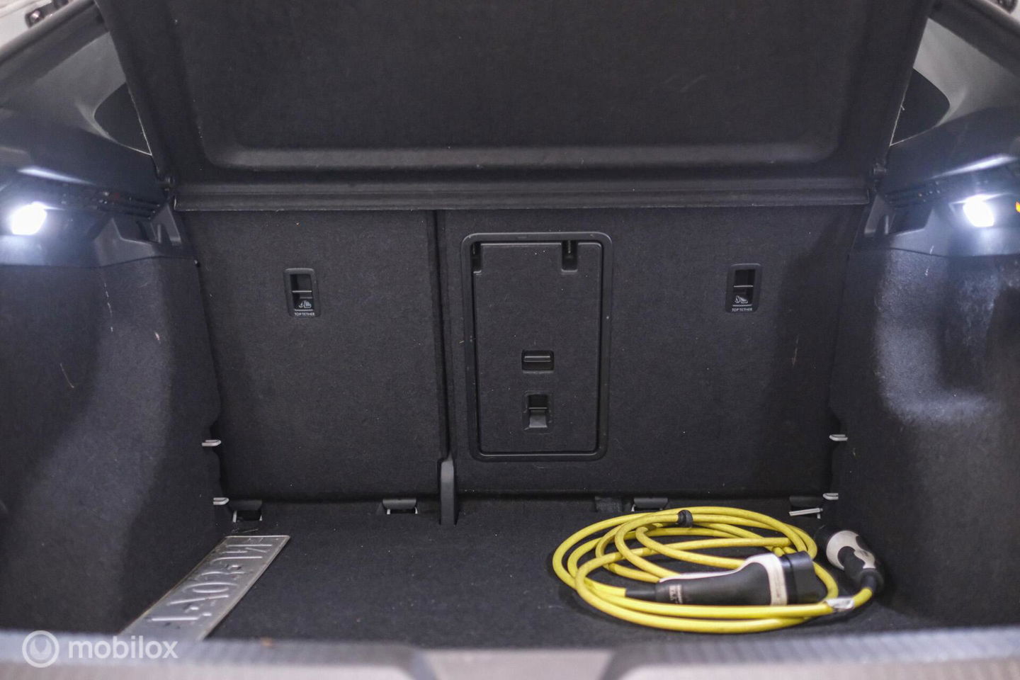 Volkswagen ID.4 Pro 77 kWh | 2023 | SOH 98% | Trekhaak | NL auto NAP | Stoelverwarming | Alcantara | Ambiance |