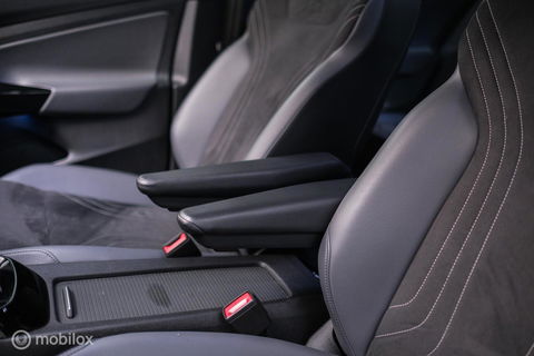 Volkswagen ID.4 Pro 77 kWh | 2023 | SOH 98% | Trekhaak | NL auto NAP | Stoelverwarming | Alcantara | Ambiance |