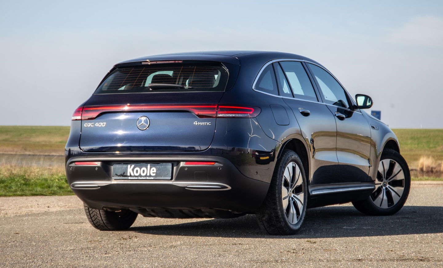 Mercedes-Benz EQC 400 4MATIC Luxury Line 80 kWh CAMERA / MEMMORY / STOELVERWARMING / LEER / DEALER ONDERHOUDEN