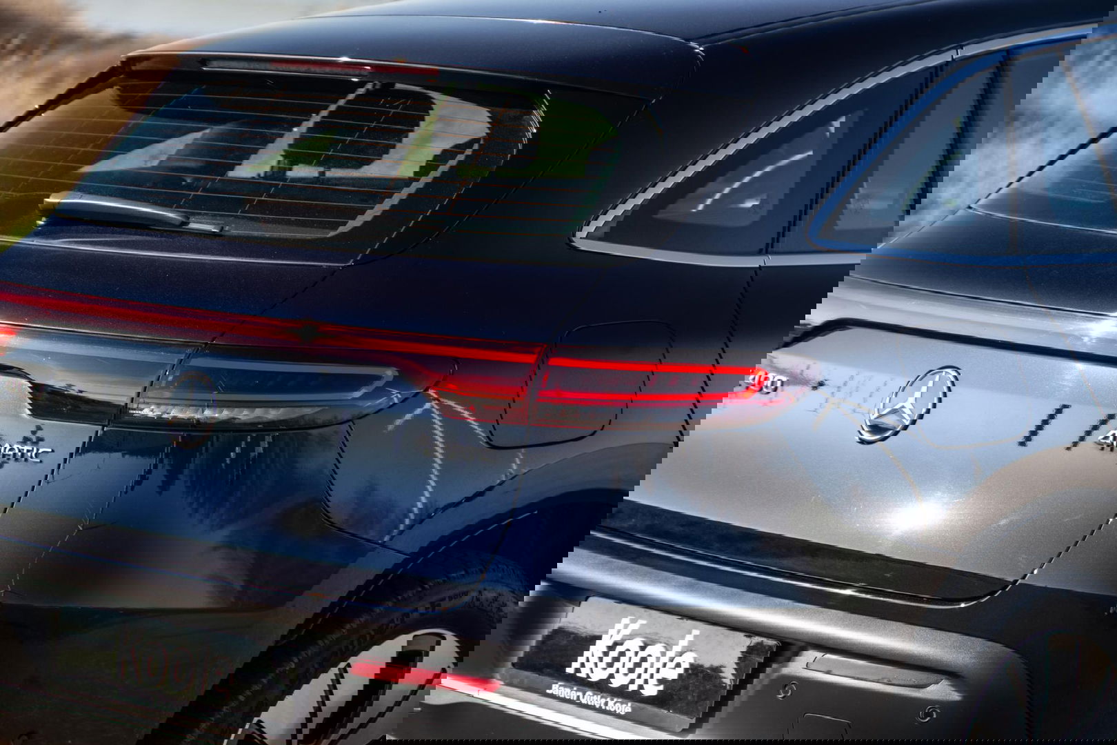 Mercedes-Benz EQC 400 4MATIC Luxury Line 80 kWh CAMERA / MEMMORY / STOELVERWARMING / LEER / DEALER ONDERHOUDEN