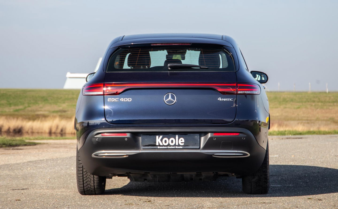 Mercedes-Benz EQC 400 4MATIC Luxury Line 80 kWh CAMERA / MEMMORY / STOELVERWARMING / LEER / DEALER ONDERHOUDEN