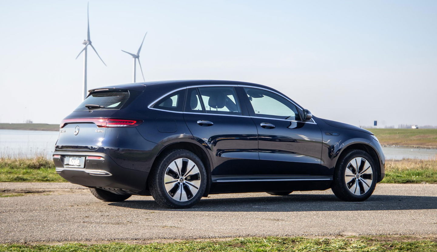 Mercedes-Benz EQC 400 4MATIC Luxury Line 80 kWh CAMERA / MEMMORY / STOELVERWARMING / LEER / DEALER ONDERHOUDEN