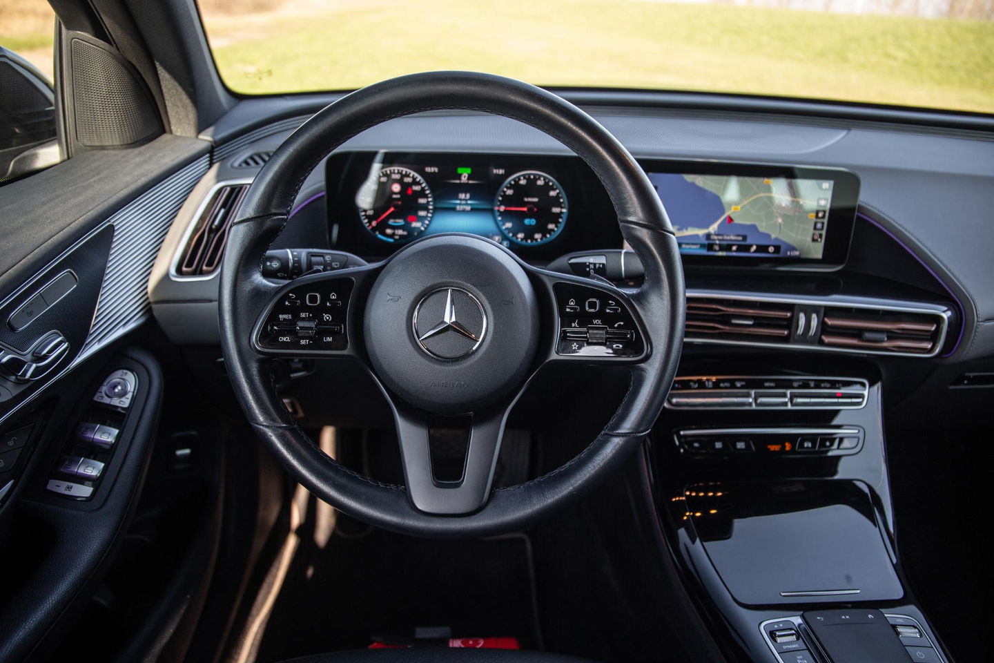 Mercedes-Benz EQC 400 4MATIC Luxury Line 80 kWh CAMERA / MEMMORY / STOELVERWARMING / LEER / DEALER ONDERHOUDEN