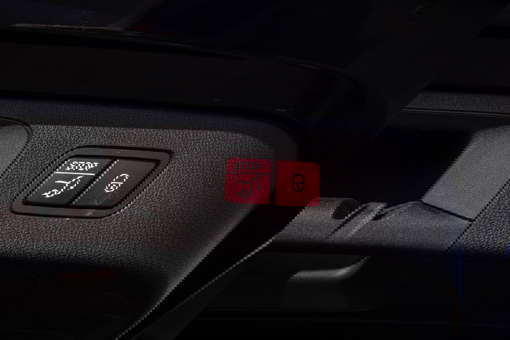 Mercedes-Benz EQC 400 4MATIC Luxury Line 80 kWh CAMERA / MEMMORY / STOELVERWARMING / LEER / DEALER ONDERHOUDEN