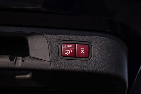 Mercedes-Benz EQC 400 4MATIC Luxury Line 80 kWh CAMERA / MEMMORY / STOELVERWARMING / LEER / DEALER ONDERHOUDEN