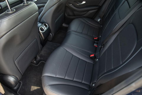 Mercedes-Benz EQC 400 4MATIC Luxury Line 80 kWh CAMERA / MEMMORY / STOELVERWARMING / LEER / DEALER ONDERHOUDEN