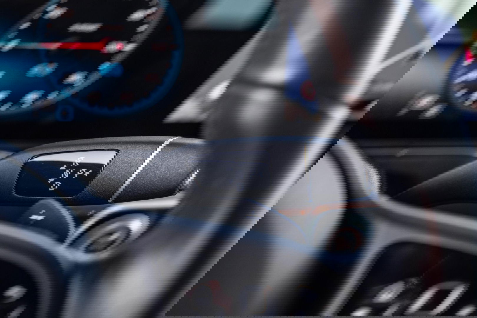 Mercedes-Benz EQC 400 4MATIC Luxury Line 80 kWh CAMERA / MEMMORY / STOELVERWARMING / LEER / DEALER ONDERHOUDEN