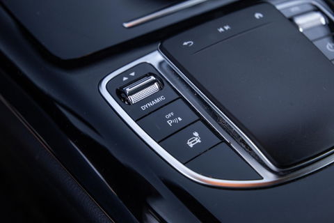 Mercedes-Benz EQC 400 4MATIC Luxury Line 80 kWh CAMERA / MEMMORY / STOELVERWARMING / LEER / DEALER ONDERHOUDEN