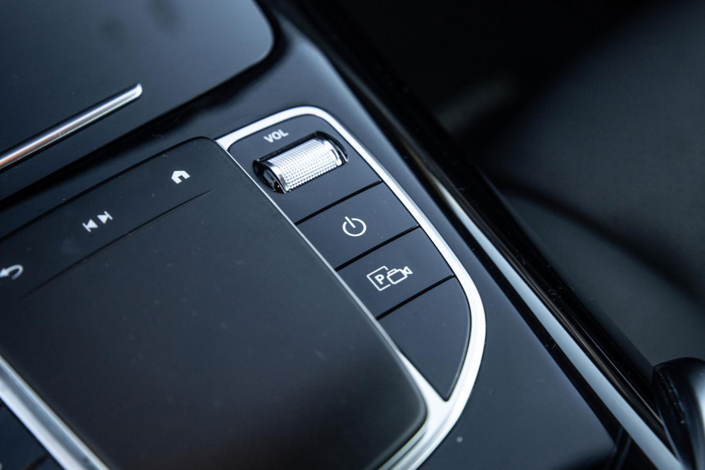 Mercedes-Benz EQC 400 4MATIC Luxury Line 80 kWh CAMERA / MEMMORY / STOELVERWARMING / LEER / DEALER ONDERHOUDEN