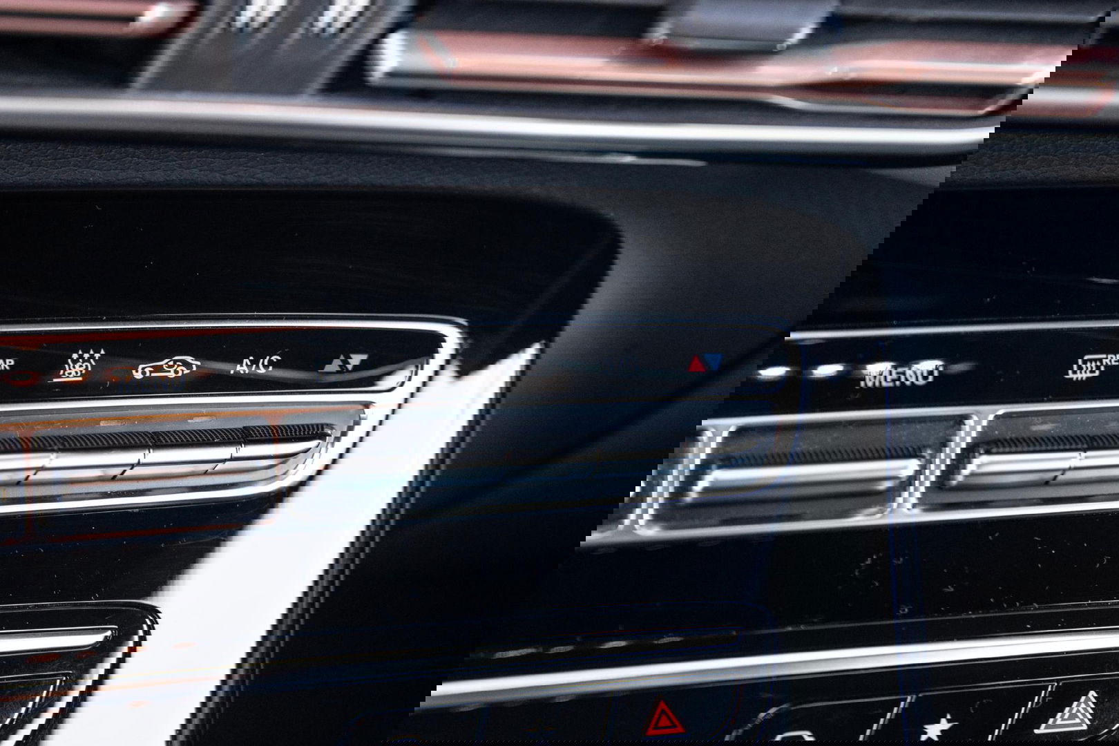 Mercedes-Benz EQC 400 4MATIC Luxury Line 80 kWh CAMERA / MEMMORY / STOELVERWARMING / LEER / DEALER ONDERHOUDEN