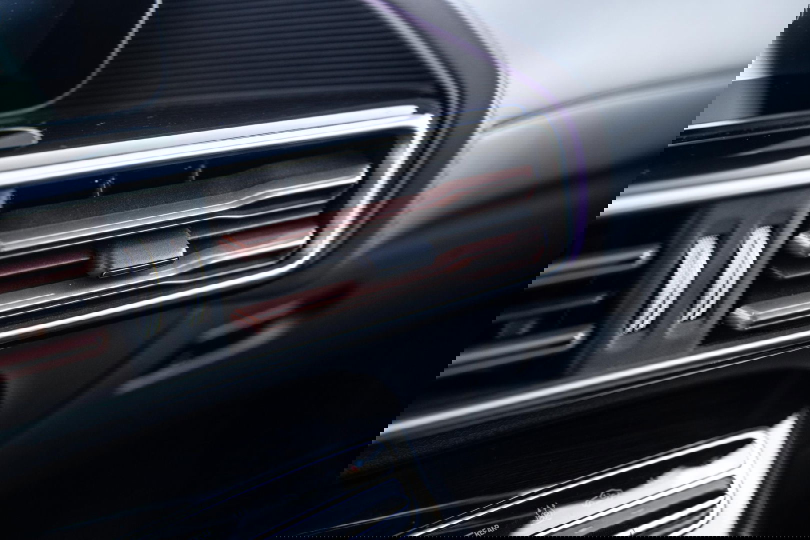 Mercedes-Benz EQC 400 4MATIC Luxury Line 80 kWh CAMERA / MEMMORY / STOELVERWARMING / LEER / DEALER ONDERHOUDEN