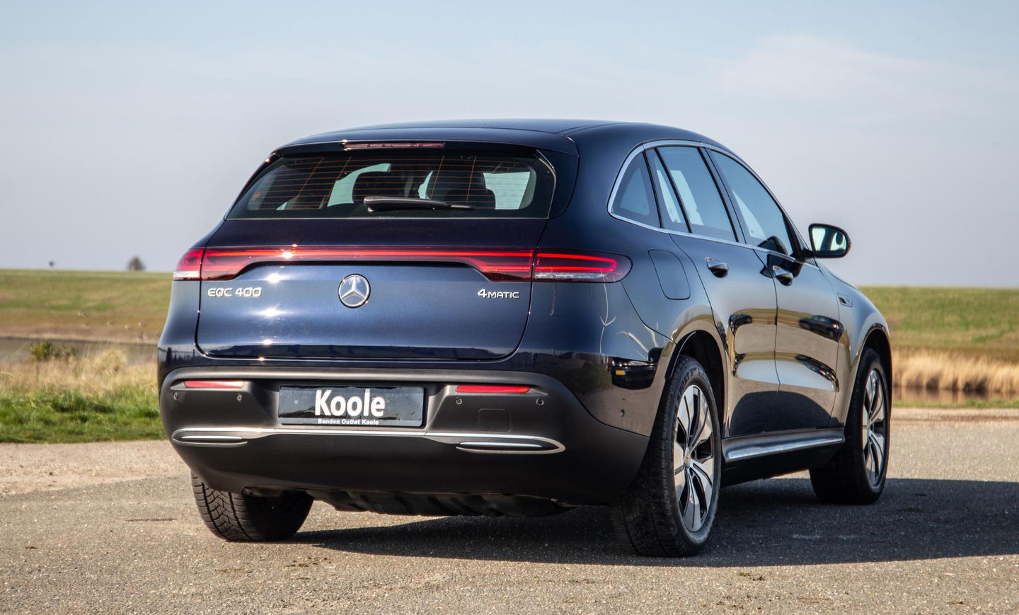 Mercedes-Benz EQC 400 4MATIC Luxury Line 80 kWh CAMERA / MEMMORY / STOELVERWARMING / LEER / DEALER ONDERHOUDEN