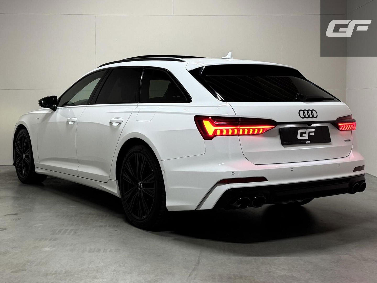 Audi A6 Avant 55 TFSIe Quattro Competition S-Line Pano Leer 360° Trekh.