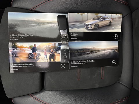 Mercedes-Benz A-Klasse 250 e AMG Limited Business Solution (Plug-in) (INCL-BTW) *PANO | LEATHER-MICROFIBRE | FULL-LED | AMBIENTLIGHT | HEATED-SPORTSEATS | WIDESCREEN-DIGICOCKPIT | DAB+ | NAVI-FULLMAP | CAMERA | PRIVACYGLASS | LANE-ASSIST | DYNAMIC-SELECT | 18'