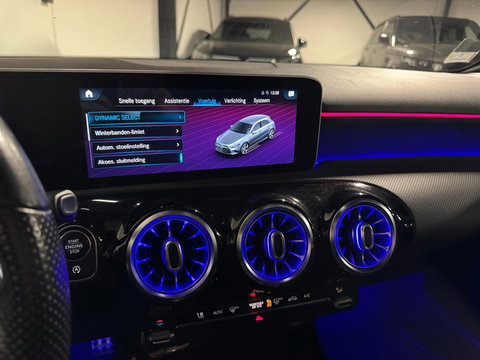 Mercedes-Benz A-Klasse 200 AMG PANO MEMORY SFEER VOL'