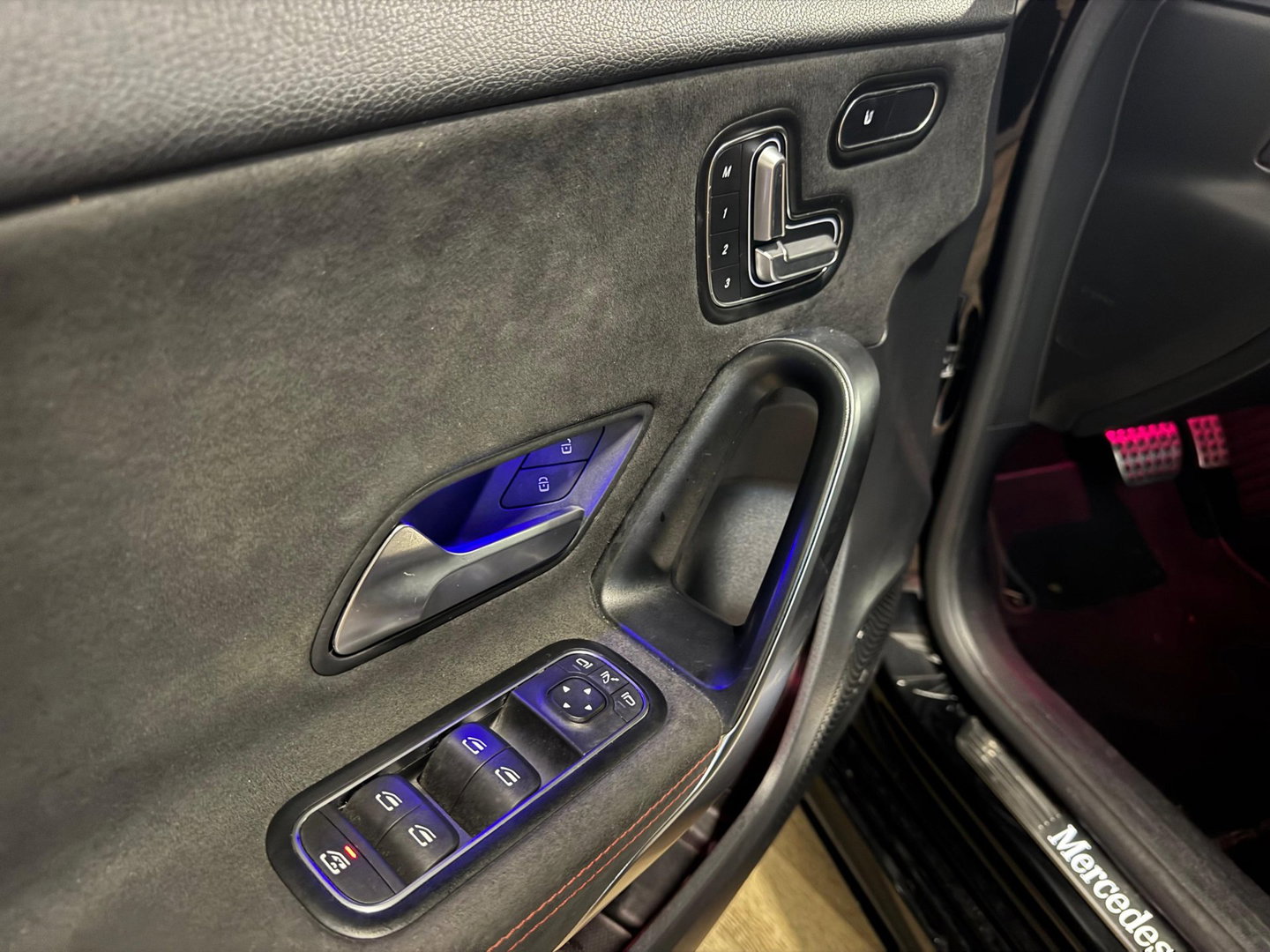 Mercedes-Benz A-Klasse 200 AMG PANO MEMORY SFEER VOL'