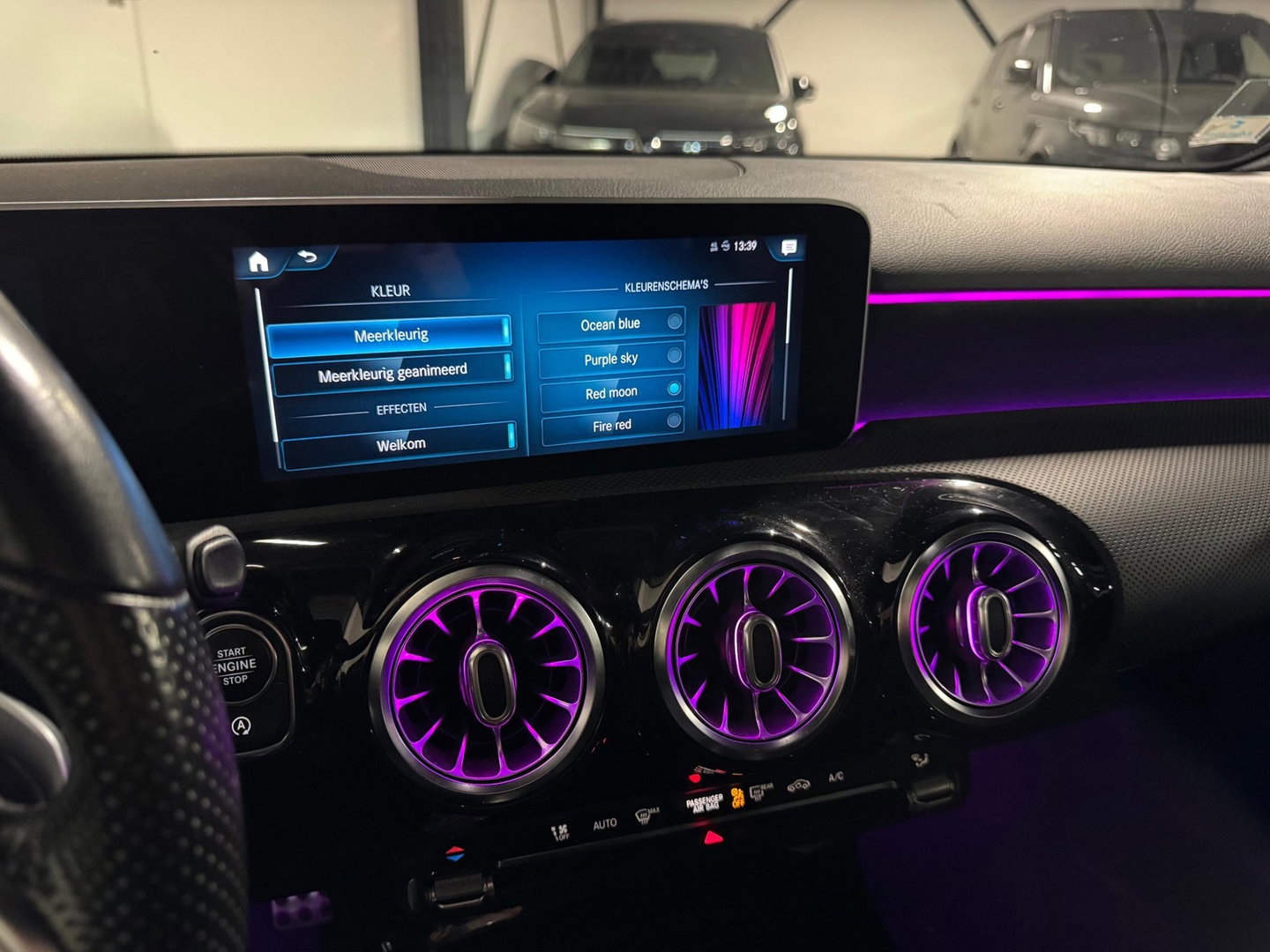 Mercedes-Benz A-Klasse 200 AMG PANO MEMORY SFEER VOL'