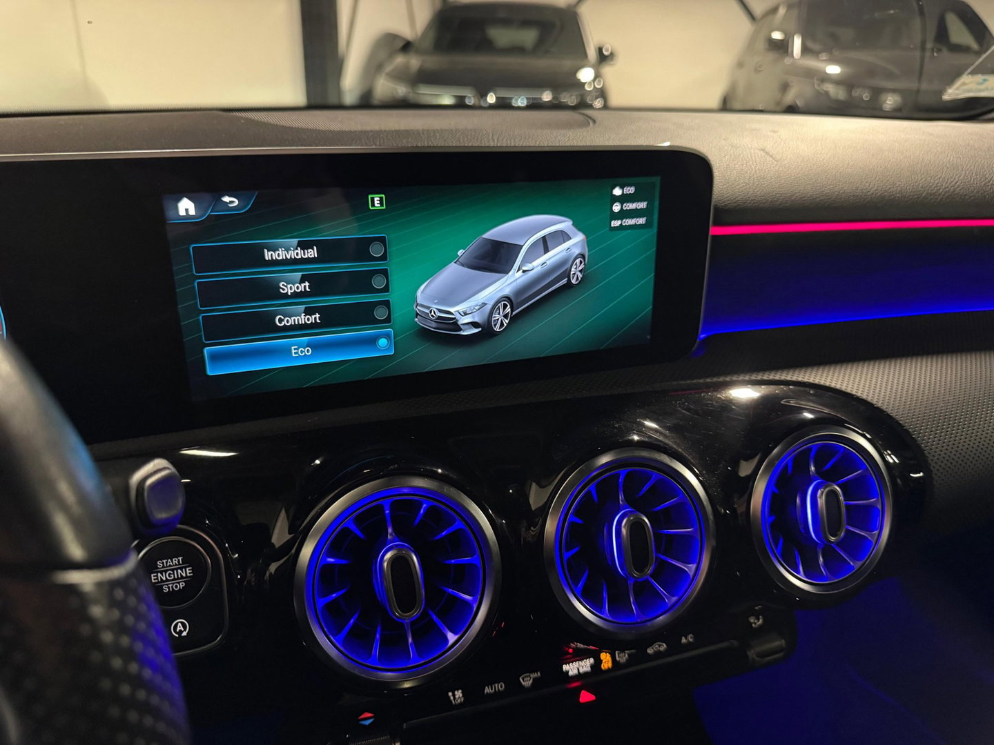 Mercedes-Benz A-Klasse 200 AMG PANO MEMORY SFEER VOL'