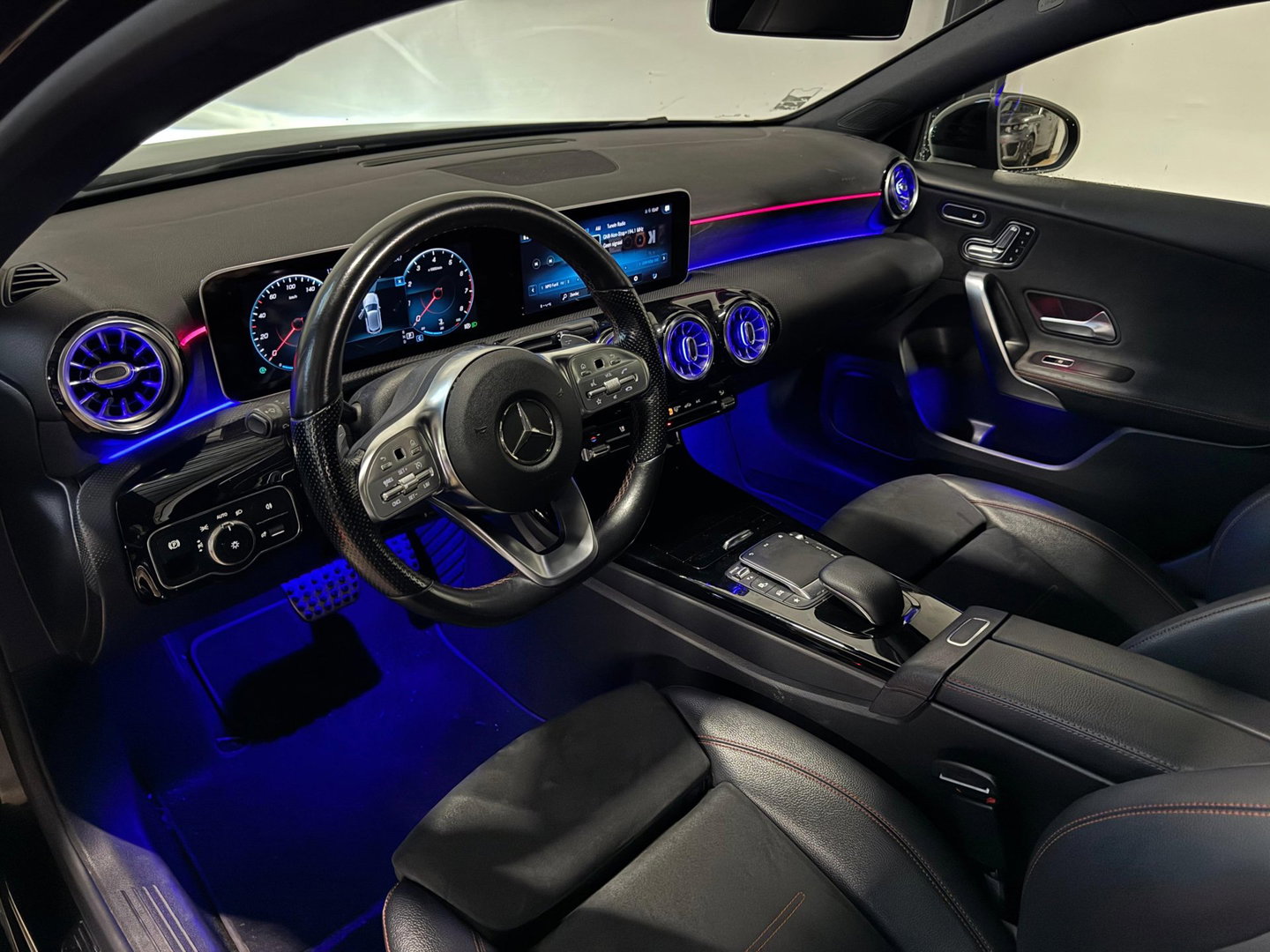 Mercedes-Benz A-Klasse 200 AMG PANO MEMORY SFEER VOL'