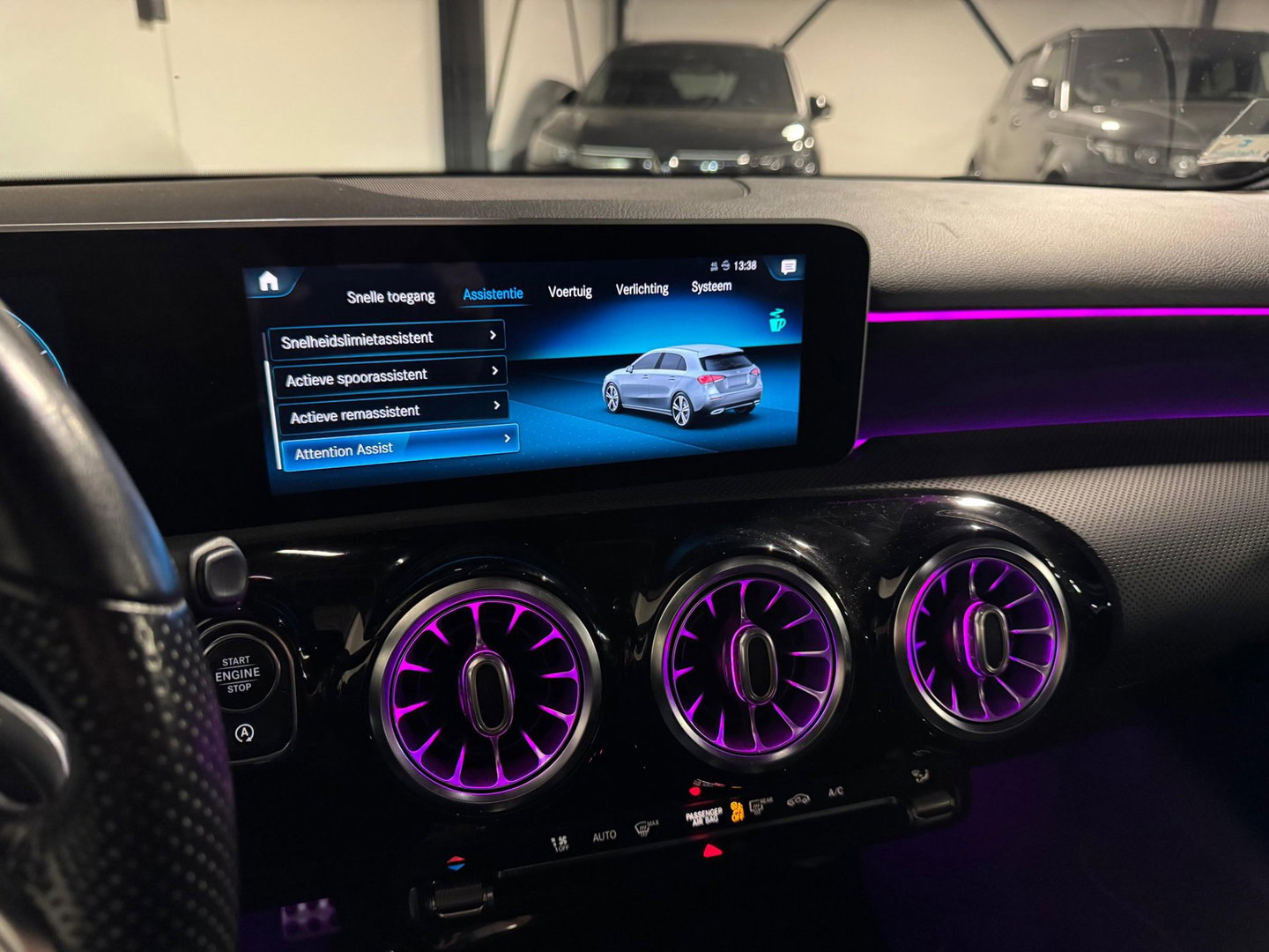 Mercedes-Benz A-Klasse 200 AMG PANO MEMORY SFEER VOL'