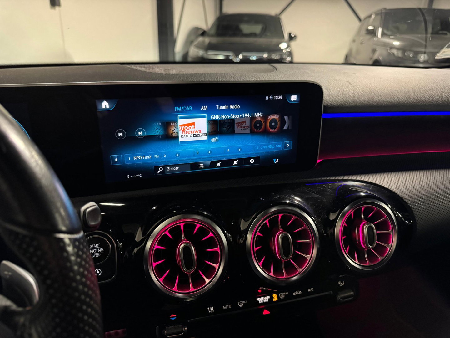 Mercedes-Benz A-Klasse 200 AMG PANO MEMORY SFEER VOL'