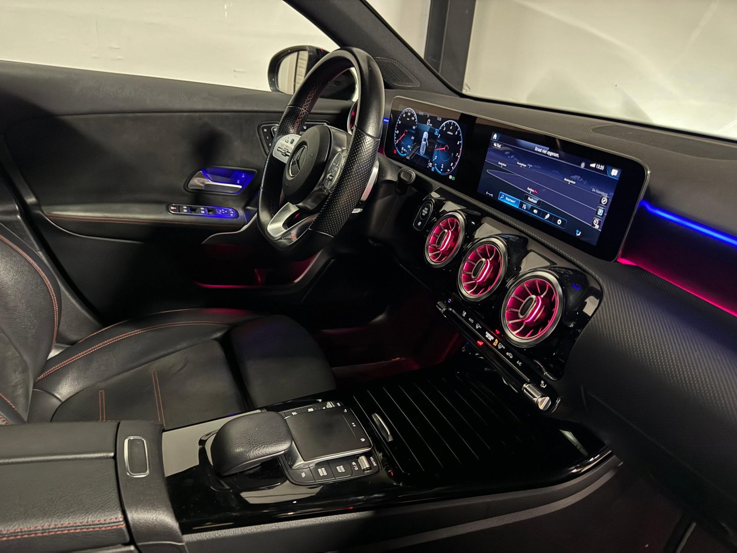 Mercedes-Benz A-Klasse 200 AMG PANO MEMORY SFEER VOL'