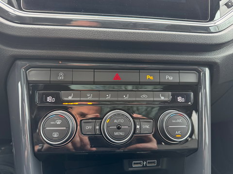 Volkswagen T-Roc 2.0 TSI 4Motion Pano 3X R Line DSG Camera Led 190PK