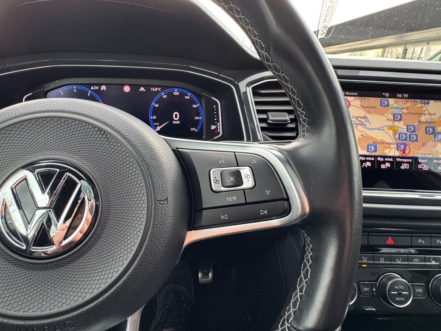 Volkswagen T-Roc 2.0 TSI 4Motion Pano 3X R Line DSG Camera Led 190PK