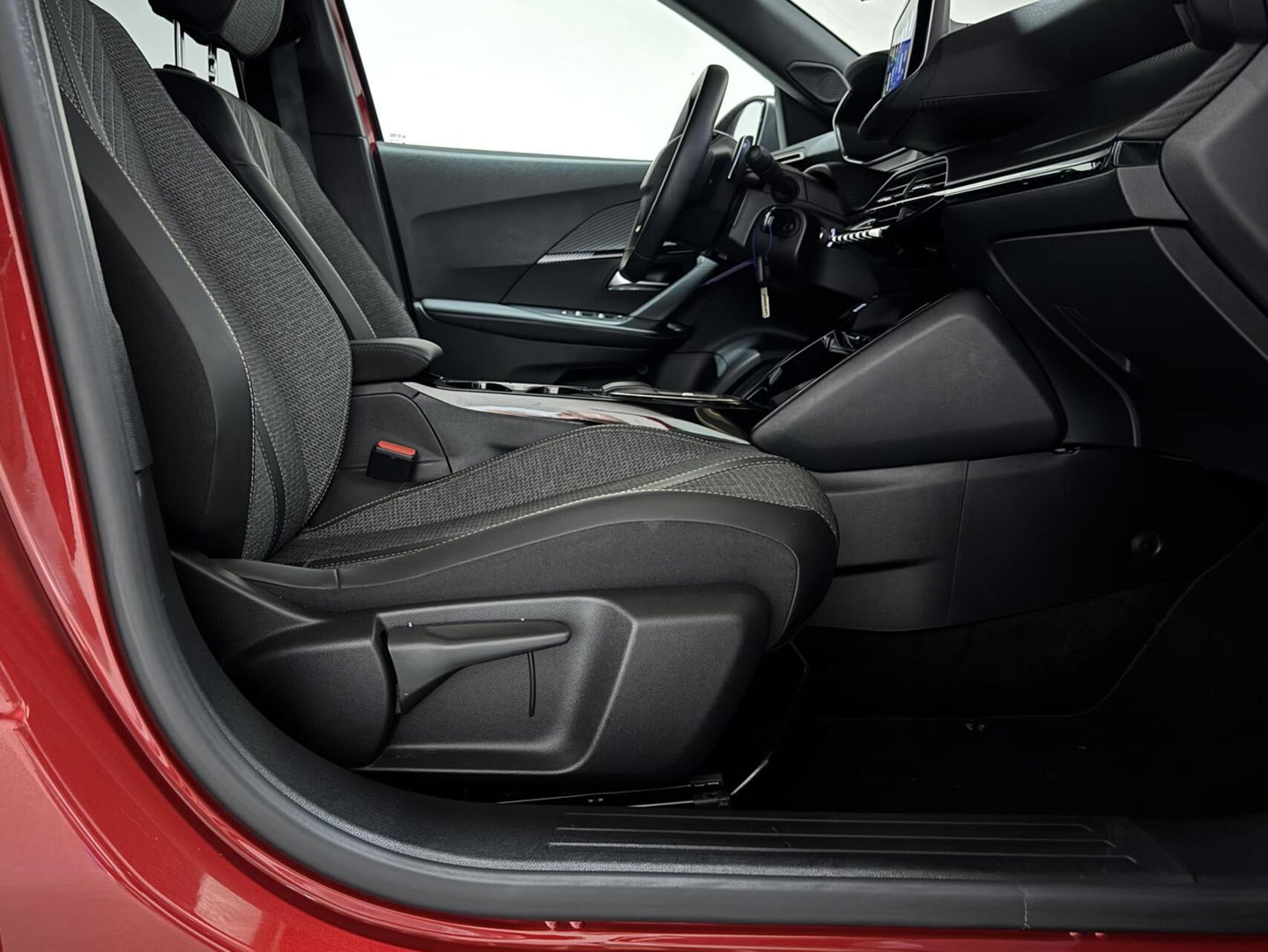 Peugeot 2008 1.2 PureTech 130 Allure 360° Carplay Cruise Trekh.