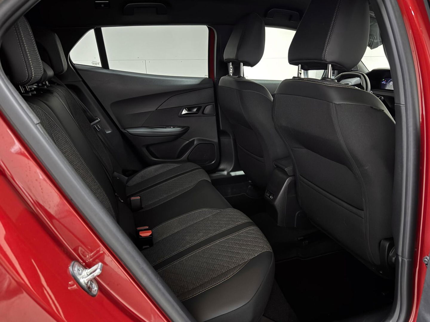 Peugeot 2008 1.2 PureTech 130 Allure 360° Carplay Cruise Trekh.