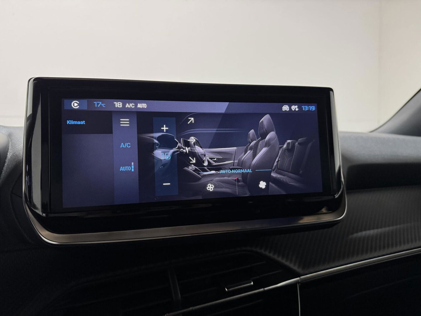 Peugeot 2008 1.2 PureTech 130 Allure 360° Carplay Cruise Trekh.