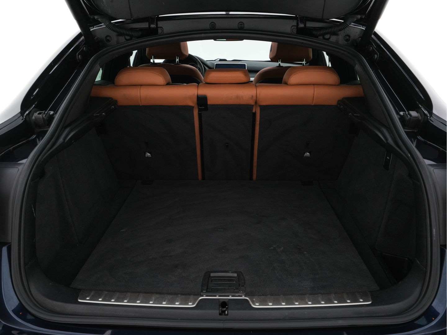 BMW X6 M50d M-Sportpack Aut. *PANO | LEATHER | FULL-LED | HARMAN/KARDON-SURROUND | MEMORY-PACK | TOPVIEW | HEAD-UP | NAVI-FULLMAP | SHIFT-PADDLES | CRUISE | HEATED-SPORTSEATS | 20''ALU*