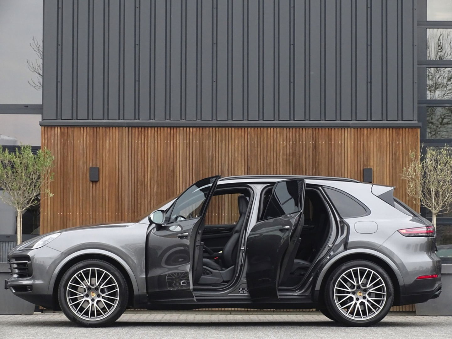 Porsche Cayenne 3.0 E-Hybrid 462PK / Platinum Edit. / 2022 / 360°