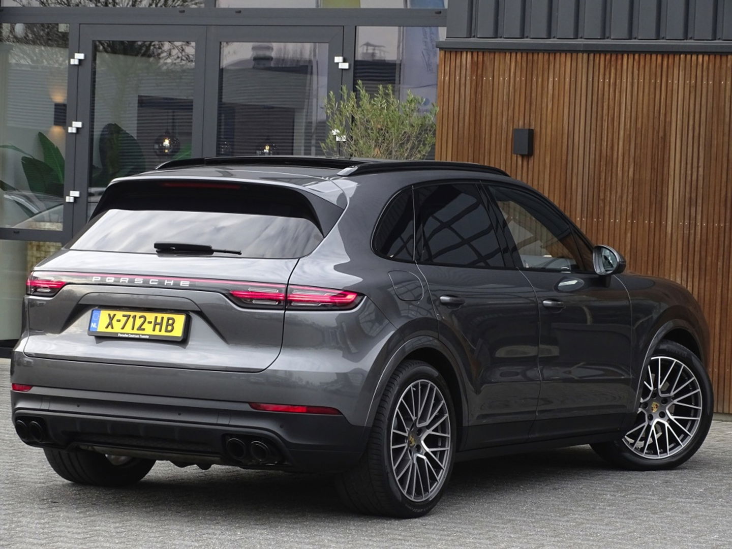 Porsche Cayenne 3.0 E-Hybrid 462PK / Platinum Edit. / 2022 / 360°