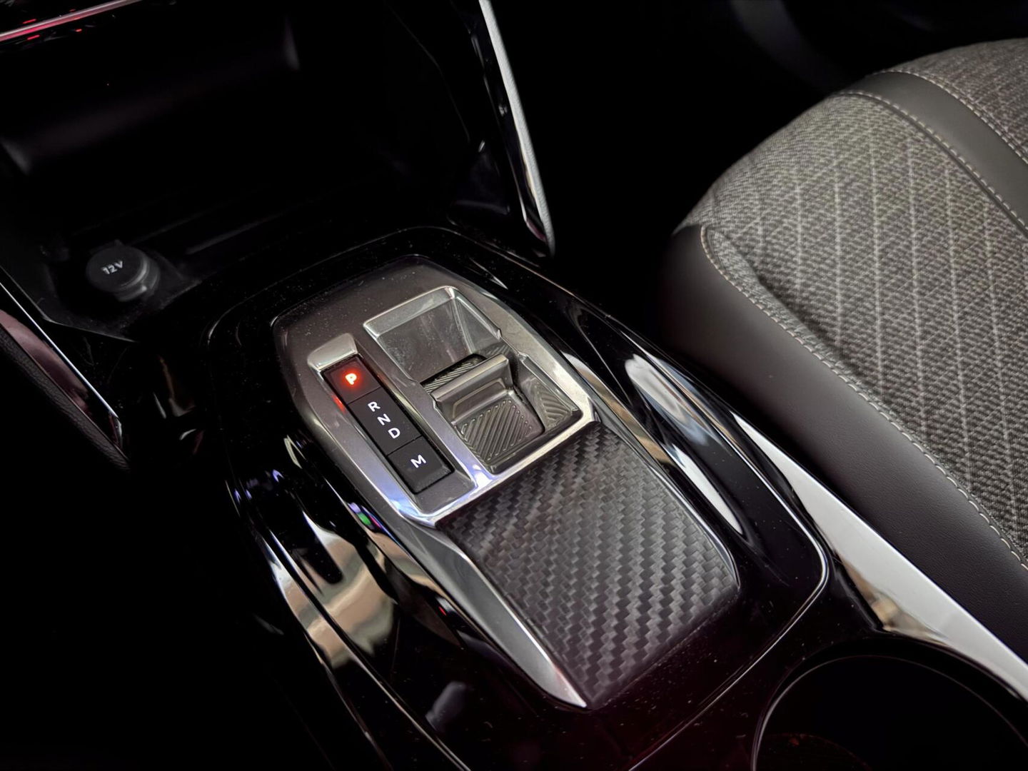 Peugeot 2008 1.2 PureTech 130 Allure 360° Carplay Cruise Trekh.