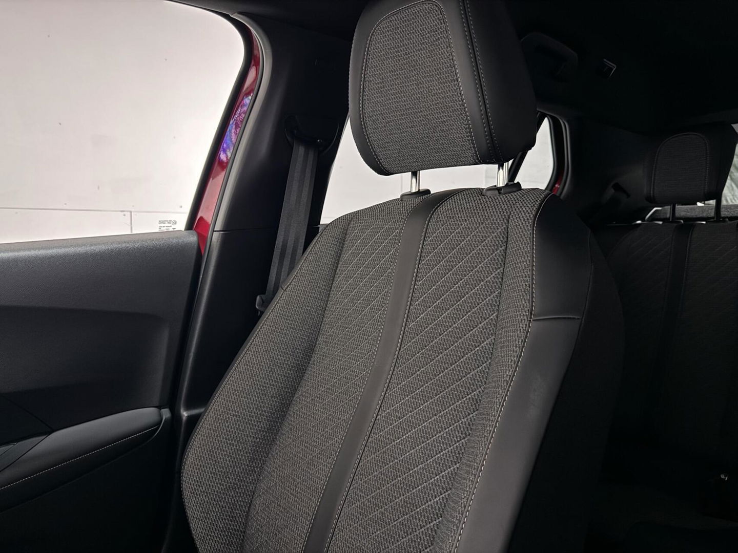 Peugeot 2008 1.2 PureTech 130 Allure 360° Carplay Cruise Trekh.