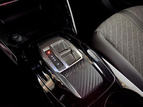Peugeot 2008 1.2 PureTech 130 Allure 360° Carplay Cruise Trekh.