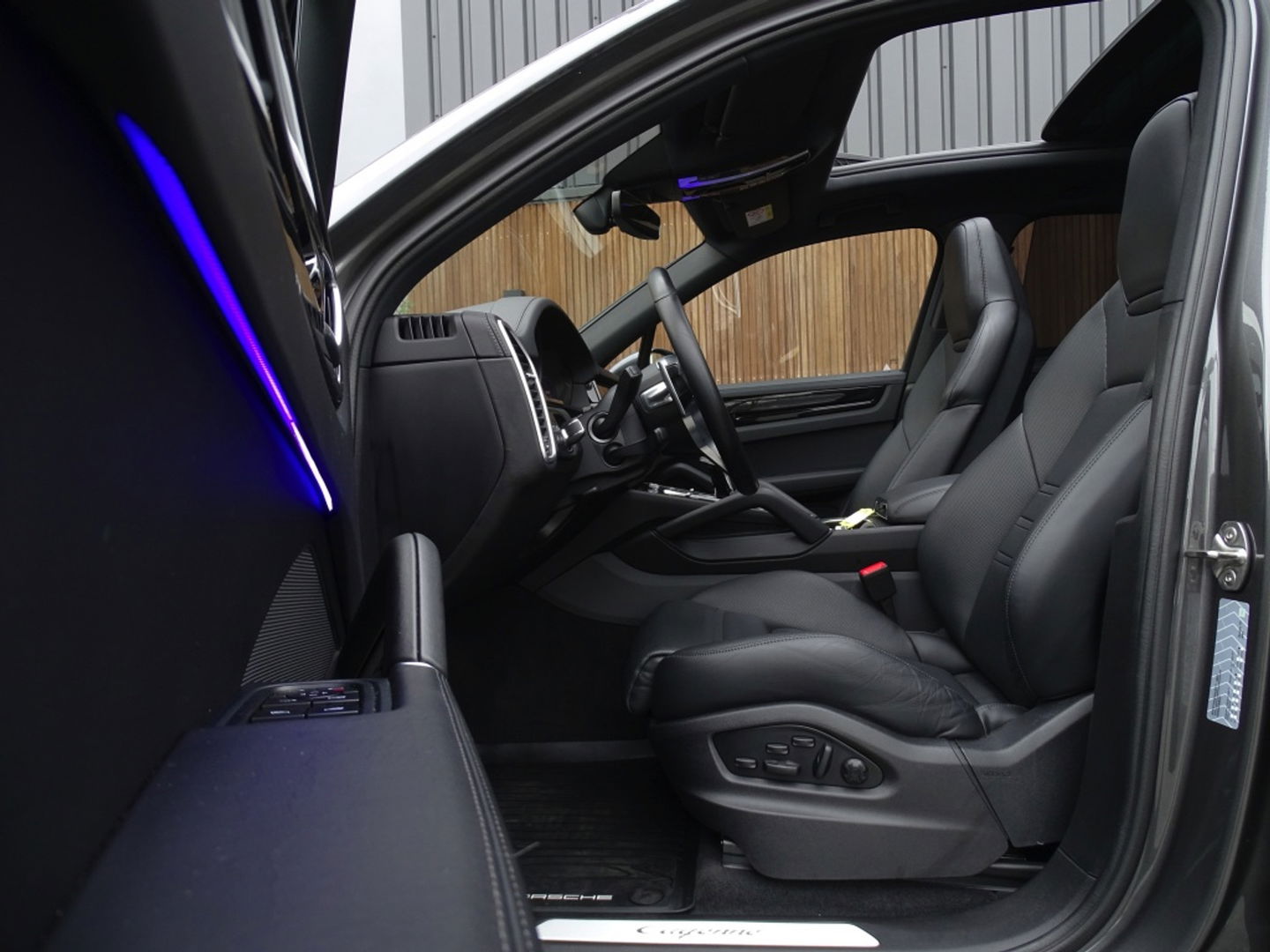 Porsche Cayenne 3.0 E-Hybrid 462PK / Platinum Edit. / 2022 / 360°